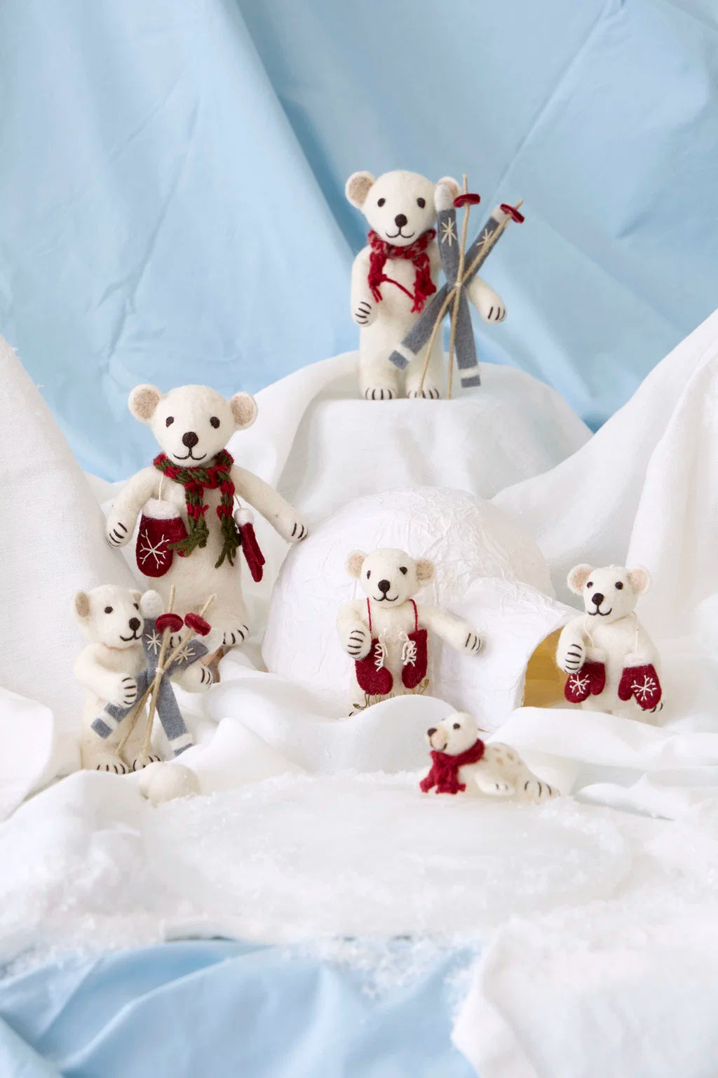 Eisbär mit Schlittschuhen